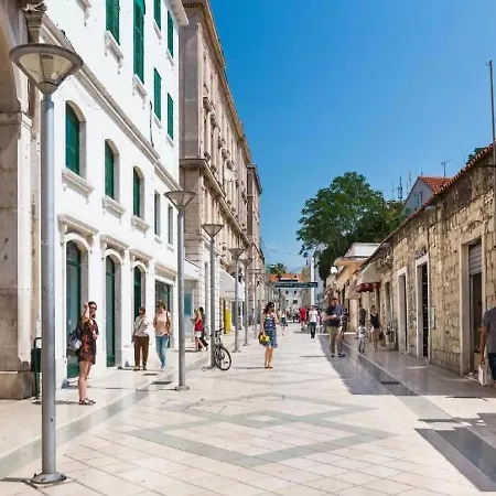 Art Center Lägenhet Split